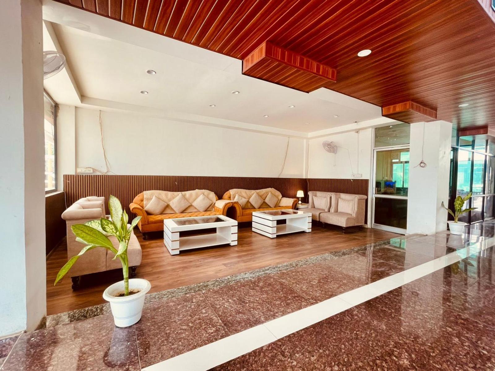 Country Inn Ayodhya - Opposite Airport Extérieur photo